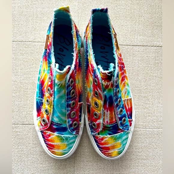 Tie Dye Blowfish Sneakers - Picture 5 of 7